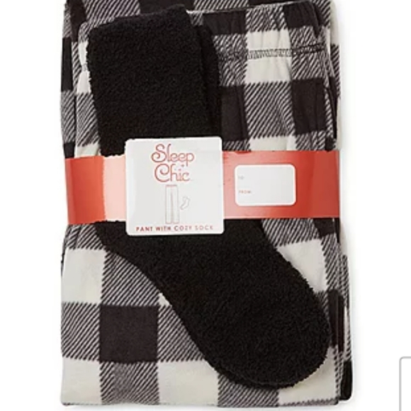 sleep chic Intimates & Sleepwear Super Soft Red Black White Check